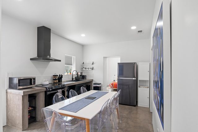 1407 W Sacramento, Marfa, TX 79843