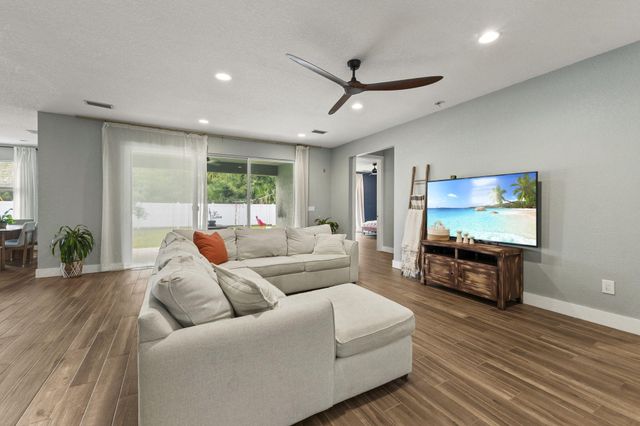 601 SW S Quick Circle, Port St. Lucie, Port St Lucie, FL 34953