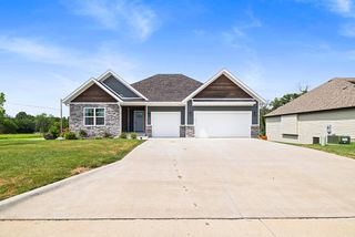 1403 East Hayloft Drive, Ozark, MO 65721