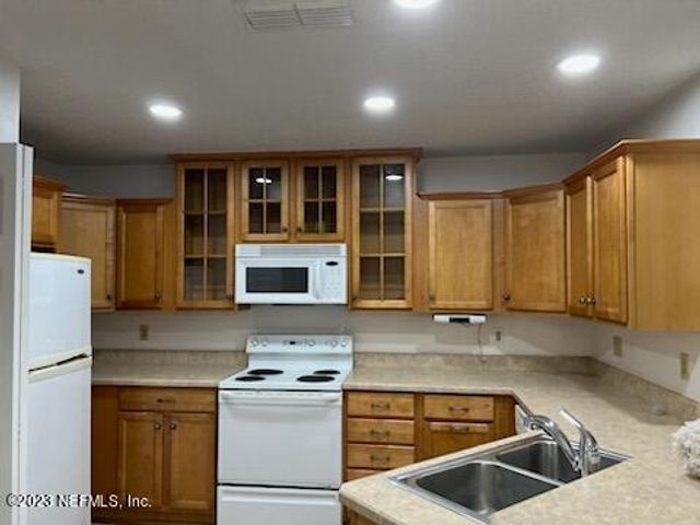 400 SANDIRON Circle 418, Ponte Vedra Beach, FL 32082