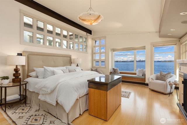4290 Rockaway Beach Road NE, Bainbridge Island, WA 98110