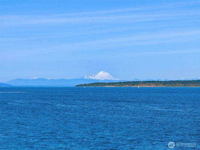 4290 Rockaway Beach Road NE, Bainbridge Island, WA 98110