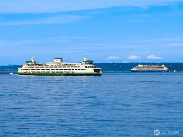 4290 Rockaway Beach Road NE, Bainbridge Island, WA 98110