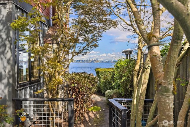 4290 Rockaway Beach Road NE, Bainbridge Island, WA 98110