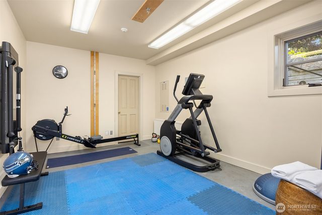 4290 Rockaway Beach Road NE, Bainbridge Island, WA 98110