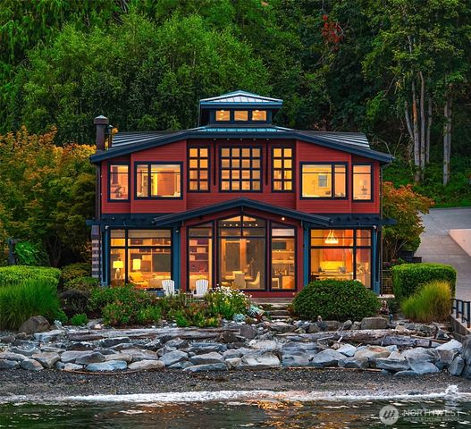 4290 Rockaway Beach Road NE, Bainbridge Island, WA 98110