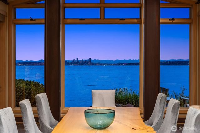 4290 Rockaway Beach Road NE, Bainbridge Island, WA 98110