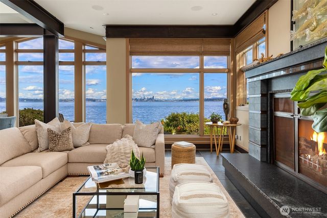 4290 Rockaway Beach Road NE, Bainbridge Island, WA 98110