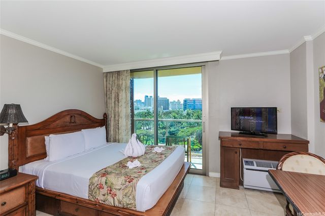 2045 Kalakaua Avenue 509, Honolulu, HI 96815