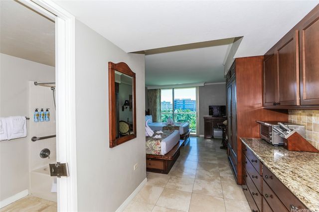 2045 Kalakaua Avenue 509, Honolulu, HI 96815