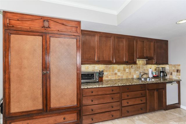 2045 Kalakaua Avenue 509, Honolulu, HI 96815