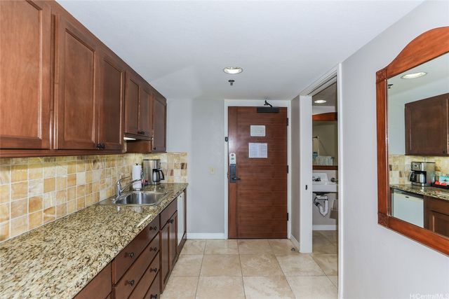 2045 Kalakaua Avenue 509, Honolulu, HI 96815