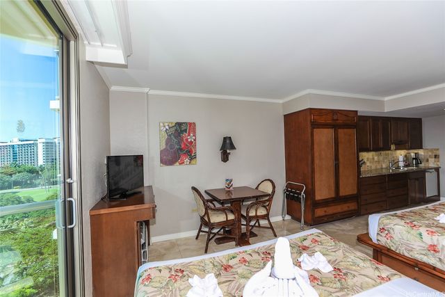 2045 Kalakaua Avenue 509, Honolulu, HI 96815