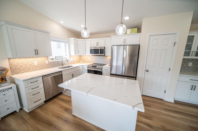 6138 Sandstone Street NW, Rochester, MN 55901