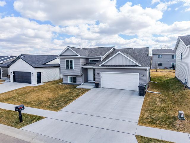 6138 Sandstone Street NW, Rochester, MN 55901