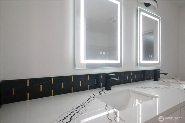 1410 Beech Avenue, Steilacoom, WA 98388