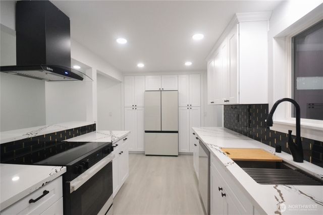 1410 Beech Avenue, Steilacoom, WA 98388