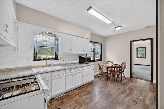 204 S 8th Avenue, Winterset, IA 50273