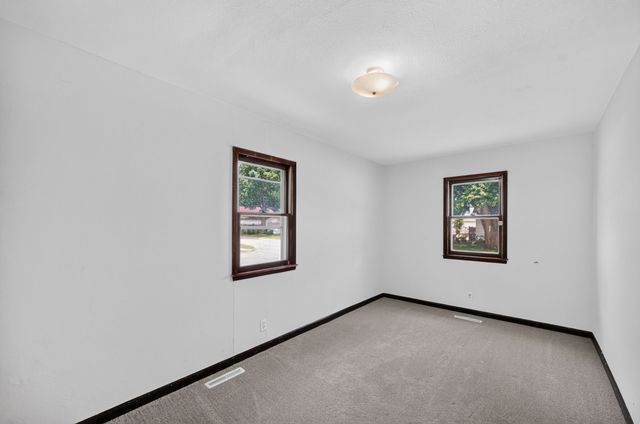 204 S 8th Avenue, Winterset, IA 50273