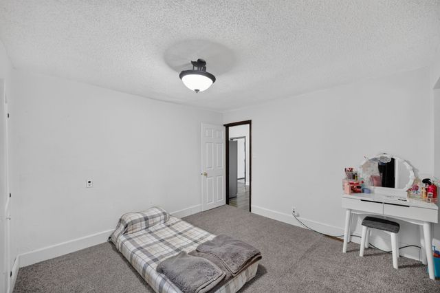 204 S 8th Avenue, Winterset, IA 50273