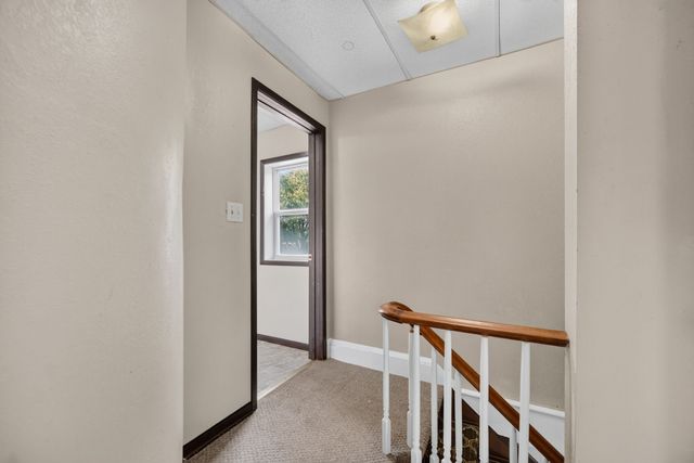 204 S 8th Avenue, Winterset, IA 50273