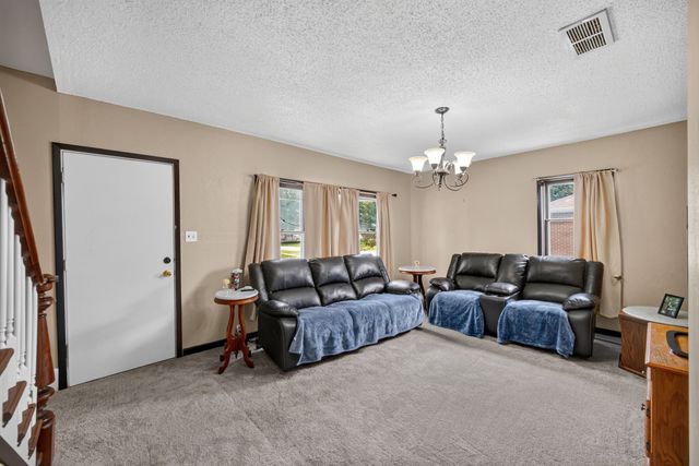 204 S 8th Avenue, Winterset, IA 50273