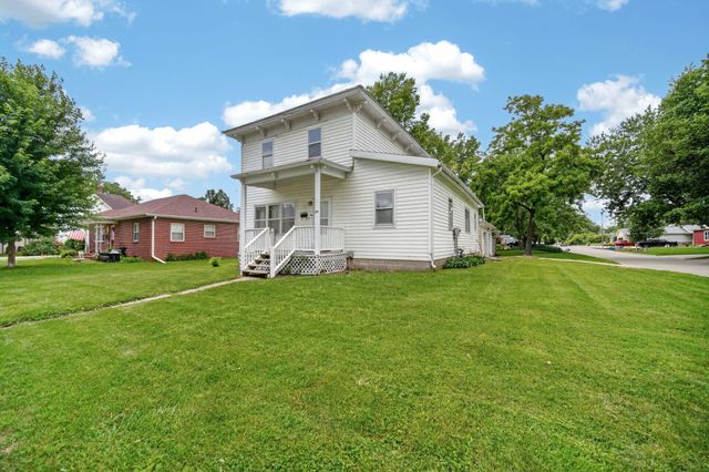 204 S 8th Avenue, Winterset, IA 50273