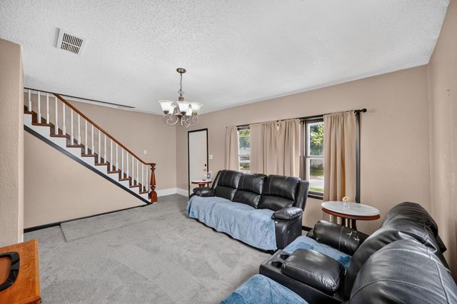 204 S 8th Avenue, Winterset, IA 50273