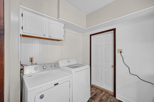204 S 8th Avenue, Winterset, IA 50273
