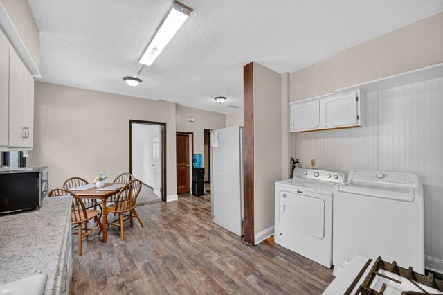 204 S 8th Avenue, Winterset, IA 50273