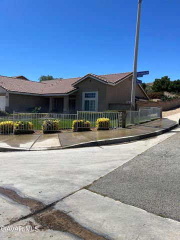 4354 Sungate Drive, Palmdale, CA 93551
