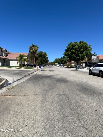 4354 Sungate Drive, Palmdale, CA 93551