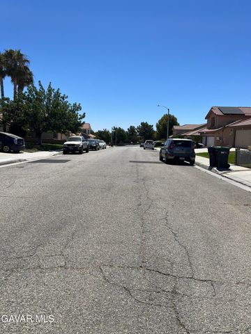 4354 Sungate Drive, Palmdale, CA 93551
