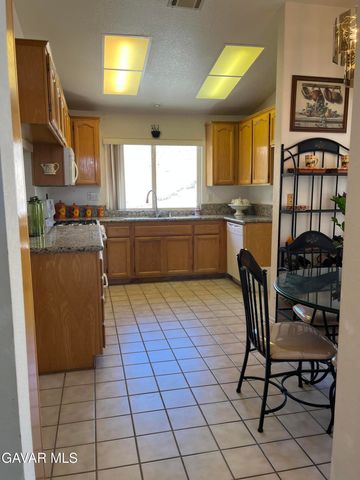 4354 Sungate Drive, Palmdale, CA 93551
