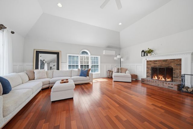 322 Meadow Fox Lane, Chester, NH 03036