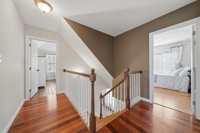 322 Meadow Fox Lane, Chester, NH 03036