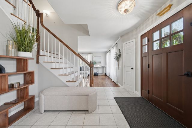322 Meadow Fox Lane, Chester, NH 03036