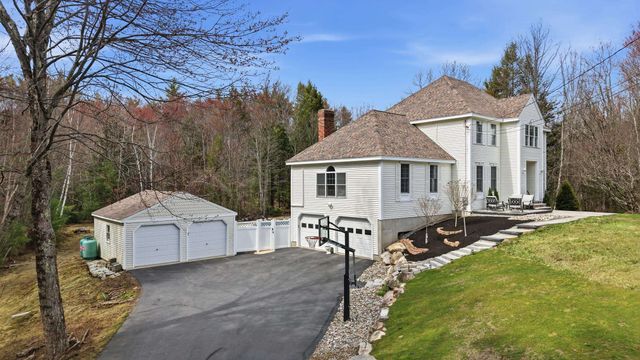 322 Meadow Fox Lane, Chester, NH 03036