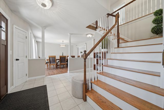 322 Meadow Fox Lane, Chester, NH 03036