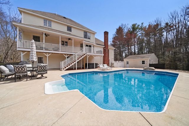 322 Meadow Fox Lane, Chester, NH 03036