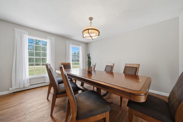 322 Meadow Fox Lane, Chester, NH 03036