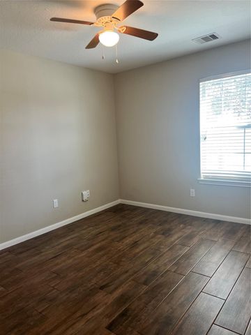 2071 Midlane Drive, Conroe, TX 77301