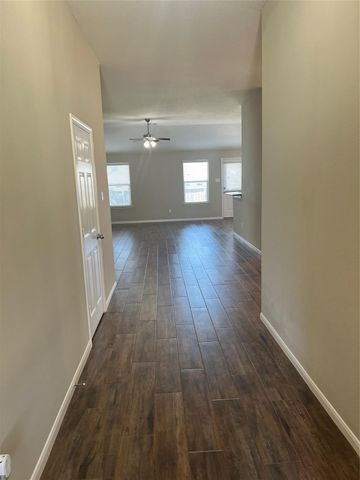 2071 Midlane Drive, Conroe, TX 77301