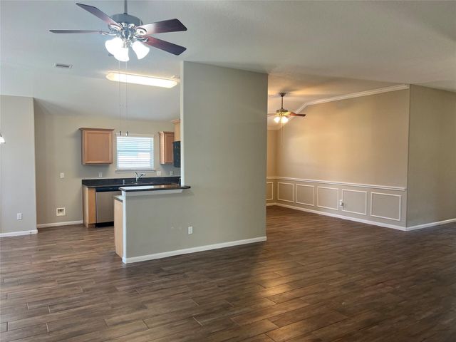 2071 Midlane Drive, Conroe, TX 77301