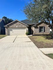 2071 Midlane Drive, Conroe, TX 77301
