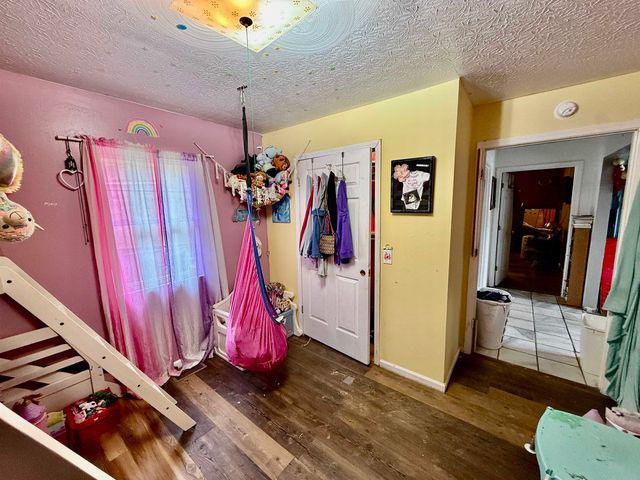 5017 A Elk River Road South, Elkview, WV 25071