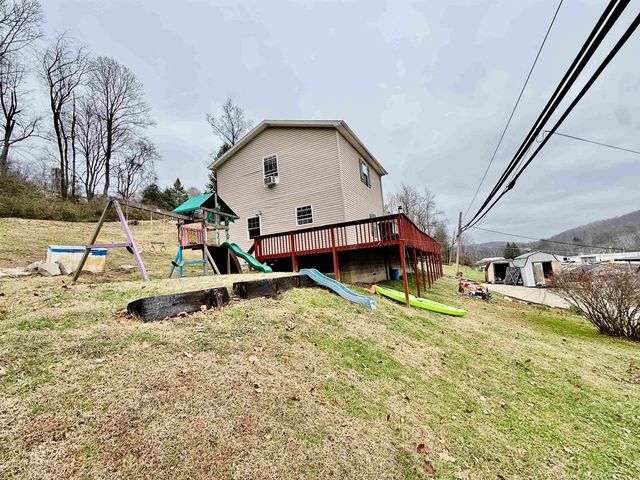 5017 A Elk River Road South, Elkview, WV 25071