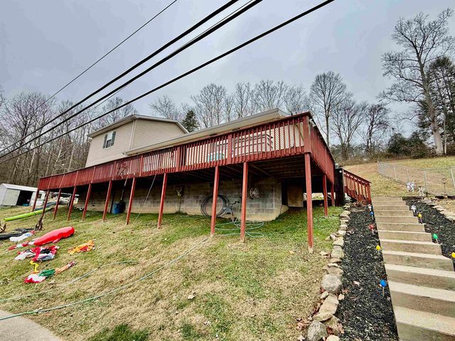 5017 A Elk River Road South, Elkview, WV 25071