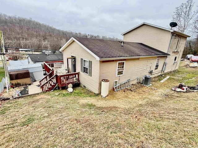 5017 A Elk River Road South, Elkview, WV 25071