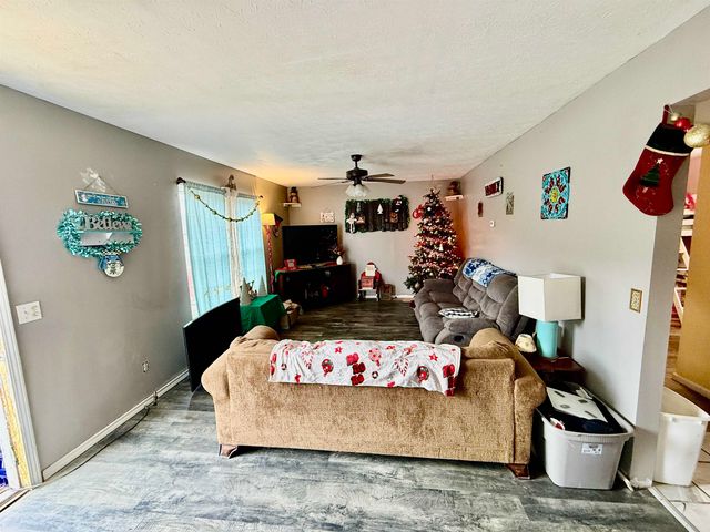 5017 A Elk River Road South, Elkview, WV 25071